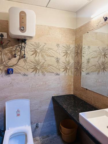 Vista - GHAR - Hourly Available - image 2