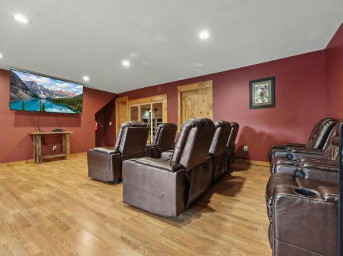 Black Bear Cinema #4819 by Aunt Bug's Cabin Rentals - image 32