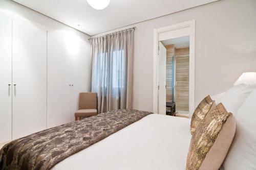 Stylish Flat Steps from Retiro - image 9