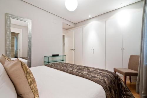 Stylish Flat Steps from Retiro - image 7