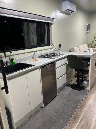 FelTix container loft in Zanderij