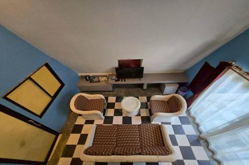 room detail thumbnail 2