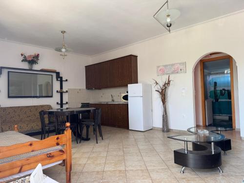Panos' apartment - 50m above the sea - Χράνοι