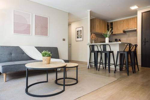 Stylish 2BR in Santiago with Balcony 5 guests