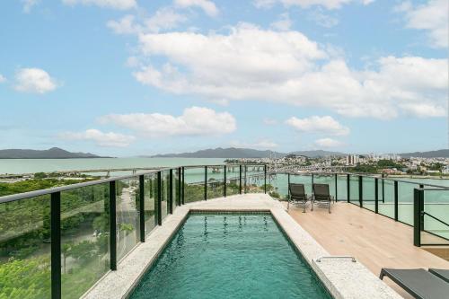The Bridge by Viva - Predio com piscina no terraco e academia em Floripa in Florianopolis
