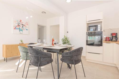 Holiday House Pod Suncem in Dubrava kod Sibenika