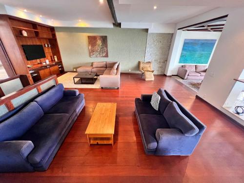 Mansão no Joá: 5 suítes, mar, lazer completo (Mansao no Joa: 5 suites, mar, lazer completo) in Joatinga