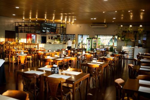 Restoran, Hotel 10 Joinville in Joinville