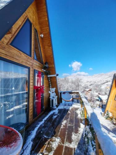 Balkons/terase, Carpatina A-Frame Retreat - Rustic Cabins for Couples in Costeşti (Dâmbovița)