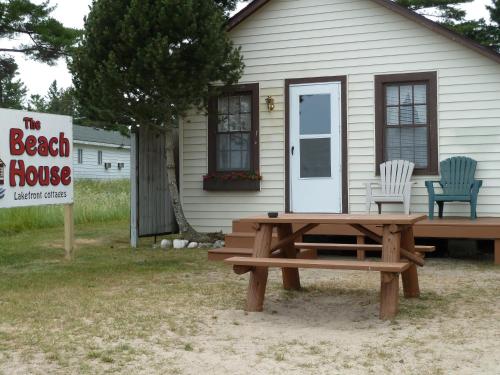 Beach House Lakeside Cottages - Cheboygan