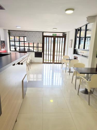 Hotel California Blue Manizales in San Jose