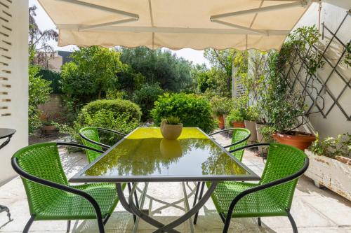 Comfortable garden Apt near Vouliagmeni beach - Athens