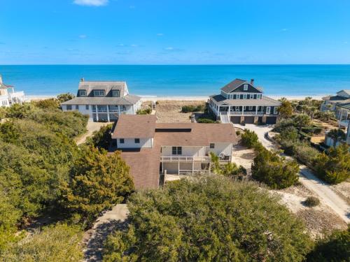 Safari Sands home in Debidue Island (SC)