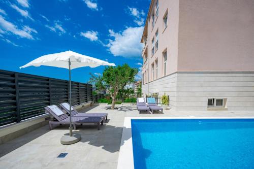 Apartments Villa Pjer - Pool & Private Parking near Beach Znjan – khách sạn tại Znjan