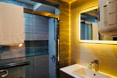 Elysium Skyline Studios-Luxury Stay with Hill views - image 8