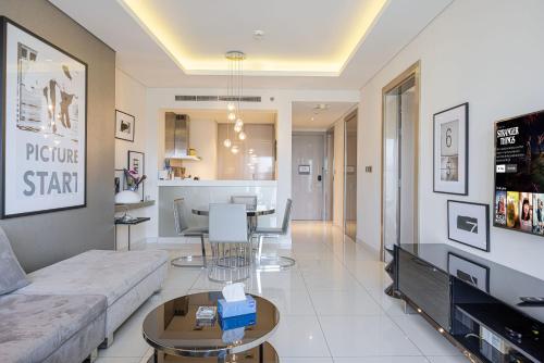 PNB Living - Luxury 1BR with Burj Khalifa View - DAMAC Paramount Business Bay - image 5