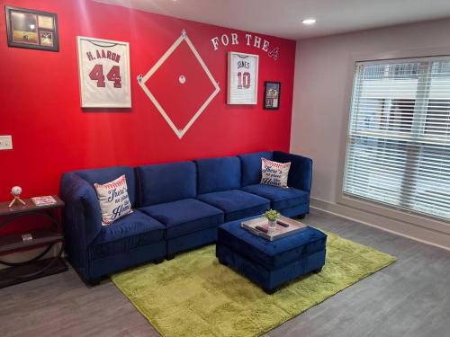Free Parking! Comfy 1Bedroom Unit! 10 min to Midtown & 1 Mile To Braves Truist Park! in Atlanta, USA