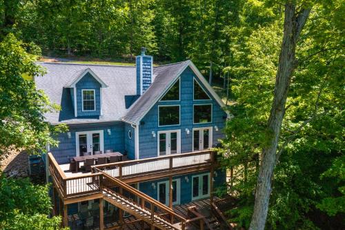 . Waterfront Retreat Sleeps 14 Theater Games Grill