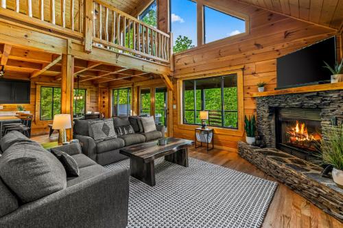 The Treehouse Sleep 12 Hot Tub Firepit Game Room in Wears Valley (TN)