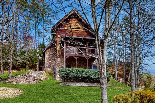Beautiful Cabin Sleeps 9 Hot Tub Picnic Area – khách sạn tại Mt Zion