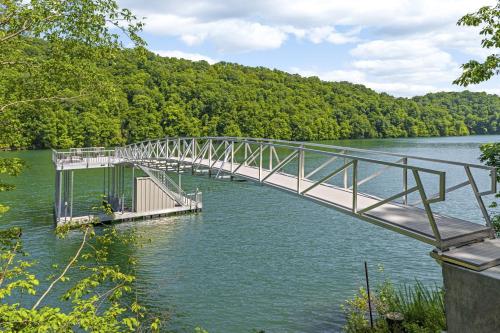 Lakeside Retreat Sleeps 22 Dock Grill Game Room in Rocky Top (TN)