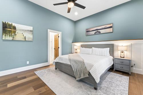 Lakeside Retreat Sleeps 22 Dock Grill Game Room in Rocky Top (TN)