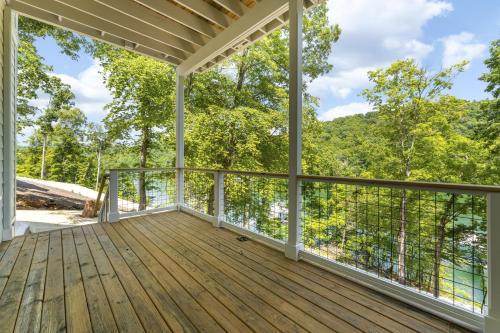 Lakeside Retreat Sleeps 22 Dock Grill Game Room in Rocky Top (TN)