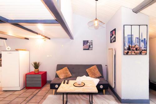 'L'Acacia' Design Cocoon, Historic Heart of Vienna in Pont-Eveque (Rhone-Alpes)