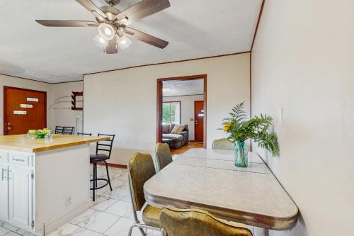 Norris Lake Cabin Getaway Sleeps 6 View Fire pit in Tazewell (TN)