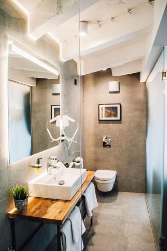 Nomad Luxury Suites - image 3