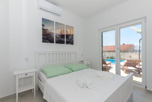 Family friendly house with a swimming pool Makarska - 25219 - image 2