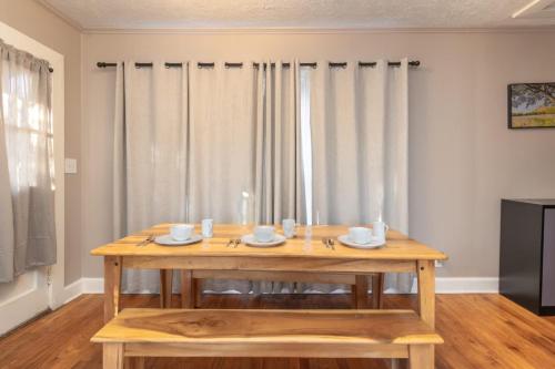 Midtown Magic- Back Unit- 10mins to Downtown in Columbus, USA