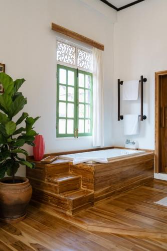 BAAN SAMSA in Luang Prabang