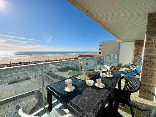 Studio lumineux avec alcôve, balcon face mer, parking privé - FR-1-323-429