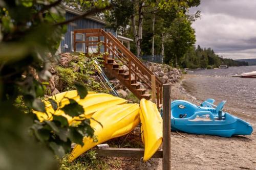 Domaine Bleu - Lakefront & Private Beach in Pohenegamūka (QC)