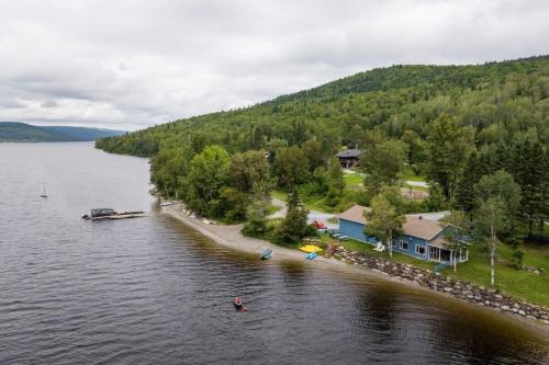 Domaine Bleu - Lakefront & Private Beach in Pohenegamūka (QC)