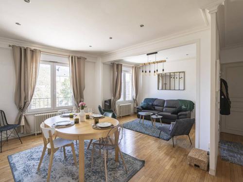 Duplex Élégant au Cœur de Reims - 2 Chambres - FR-1-870-15