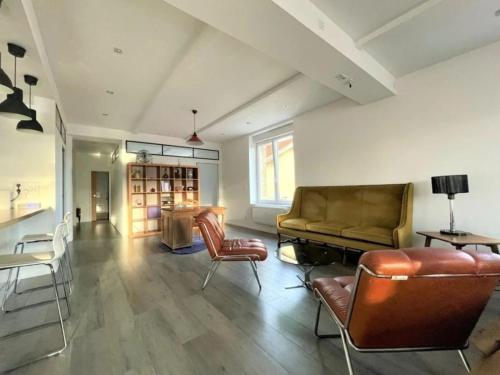 Grand Appartement 2 Chambres au Cœur de Reims - FR-1-870-34