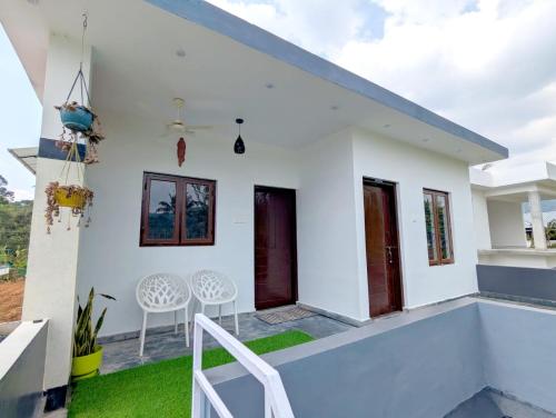 Exterior view of Blooms home stay