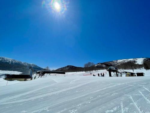 Lodge Yama No Manimani - Nature Stay in Okushiga Kogen in Yamanouchi
