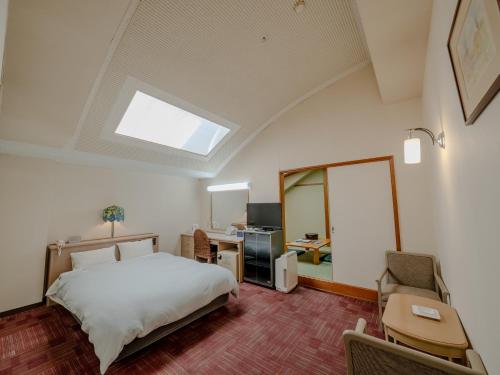 Room with Tatami Area - Smoking