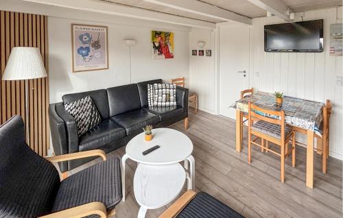 Gorgeous Apartment In Hemmet With Sauna in Falen