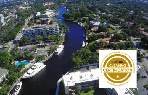Designer River View Apartments in Fort Lauderdale, USA