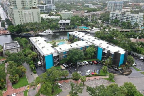 Designer River View Apartments in Fort Lauderdale, USA