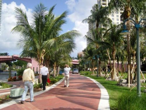 Designer River View Apartments in Fort Lauderdale, USA