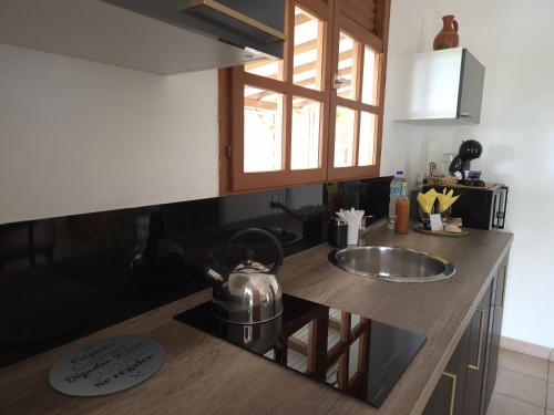 Facilities, Ti Sucrier Jaune - Douceur caraibe vue mer in Le Carbet