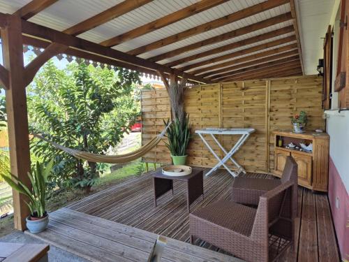 Facilities, Ti Sucrier Jaune - Douceur caraibe vue mer in Le Carbet