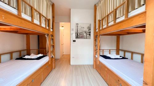 ห้องมาตรฐานเตียงแฝด (Standard Twin Room)