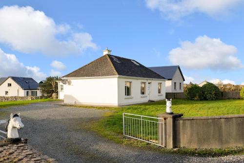 Cozy Connemara Family Retreat in Rossaveel