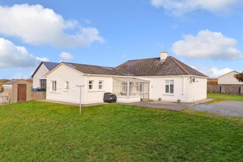 Cozy Connemara Family Retreat in Rossaveel